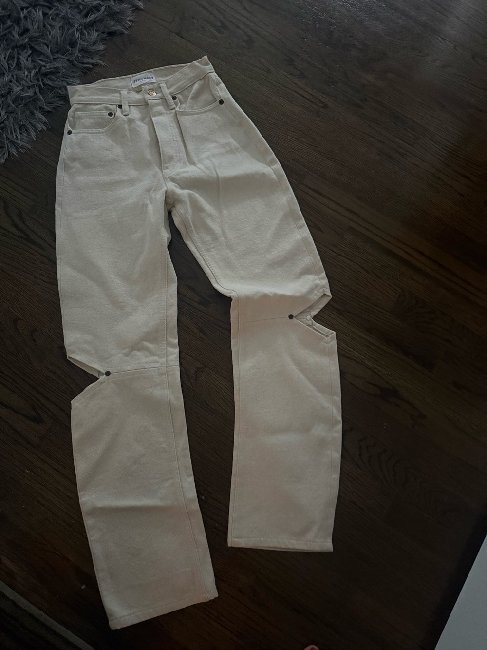 Convertible Ivory Snap-Detail Jeans